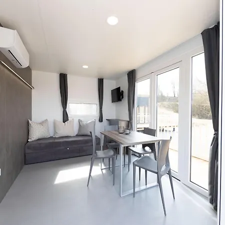 بيت للعطل Modern Eingerichtetes Mobilehome Im Vital Camp Bayerbach